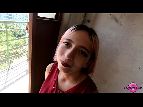 ❤️ Studentka smyslně kouří cizince ve vnitrozemí - sperma na tváři ❤ Porno video u porna cs.gaypornforyou.ru
